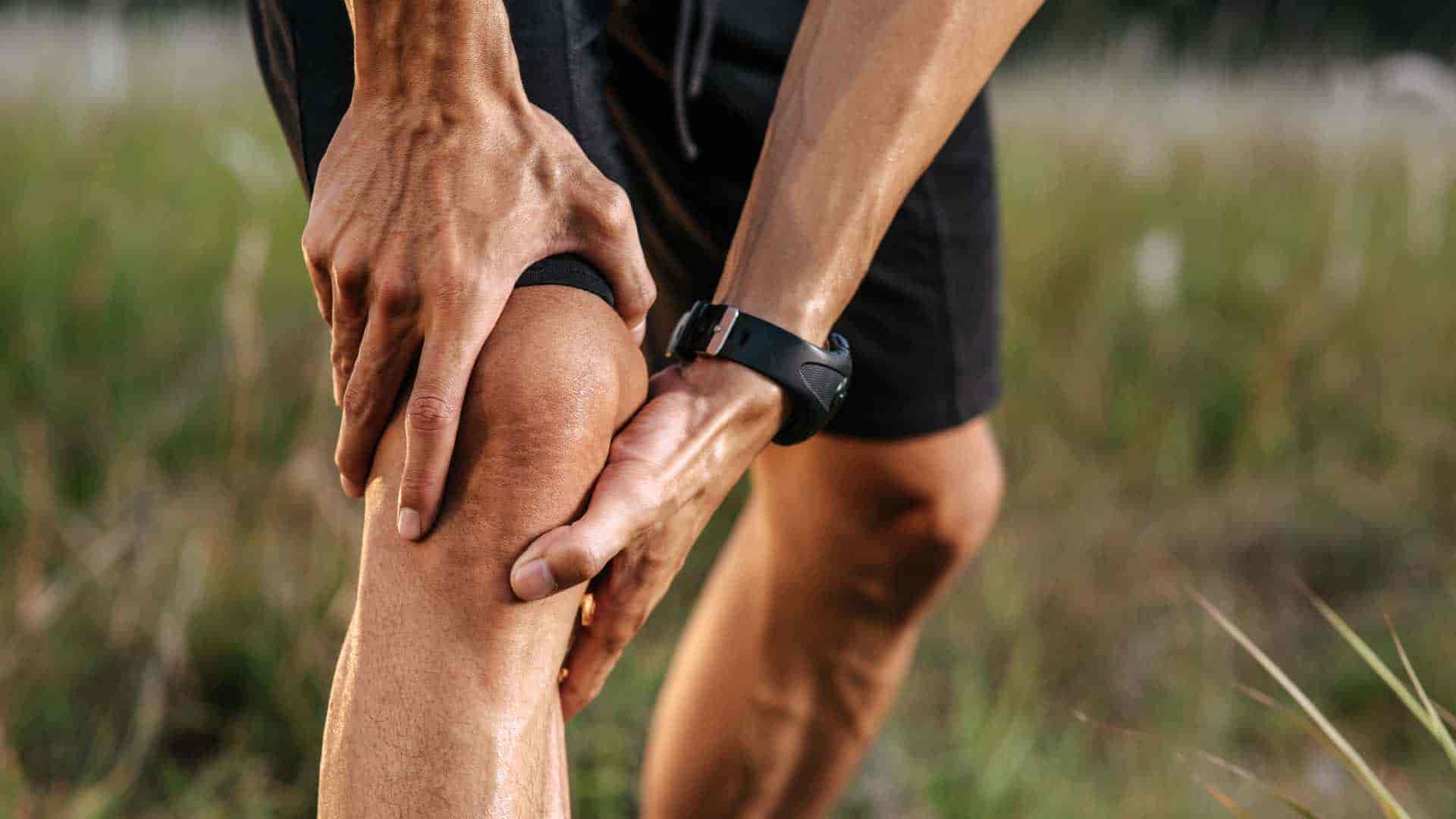 Ćwiczenia na bolące kolana – jak wzmocnić stawy kolanowe w domu?