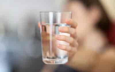 Zaskakujące korzyści zdrowotne płynące z picia wody