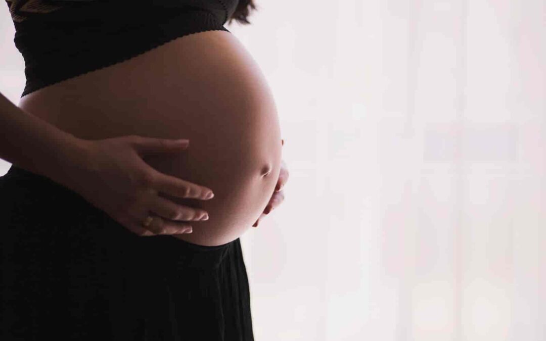Poród przez cesarskie cięcie – jakie są zagrożenia?
