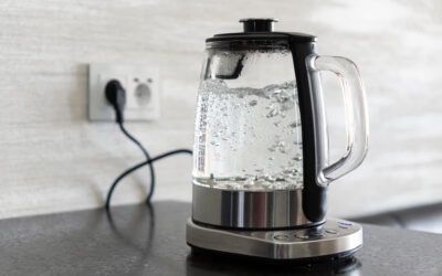 Jakie korzyści daje picie gorącej wody na czczo?