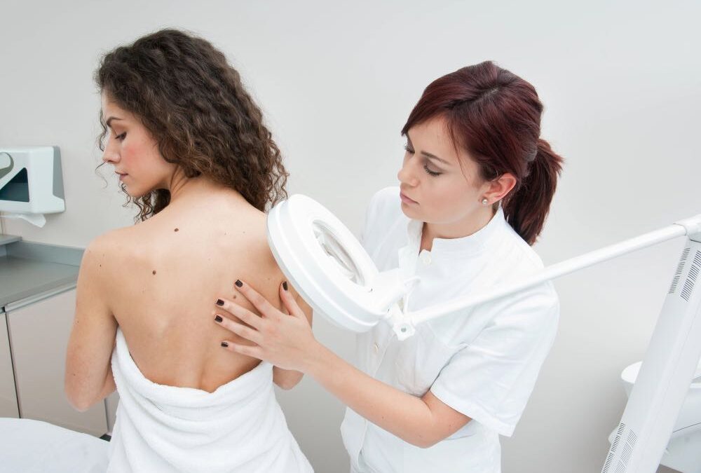 Jak przebiega konsultacja u dermatologa w Jaworznie?