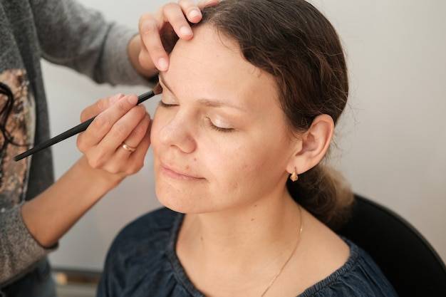 Jak wykonać hennę pudrową w domowych warunkach?