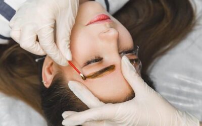 Czym zmyć laminację brwi w domowych warunkach?