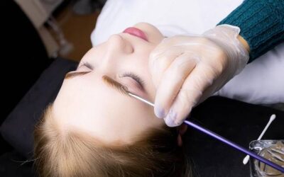 Jak wygląda laminacja brwi w profesjonalnym salonie?